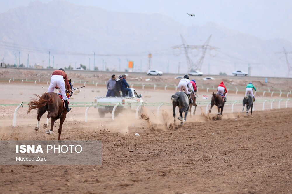 تصاویر: کورس پاییزه اسب دوانی یزد