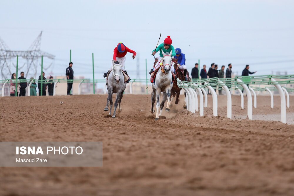 تصاویر: کورس پاییزه اسب دوانی یزد