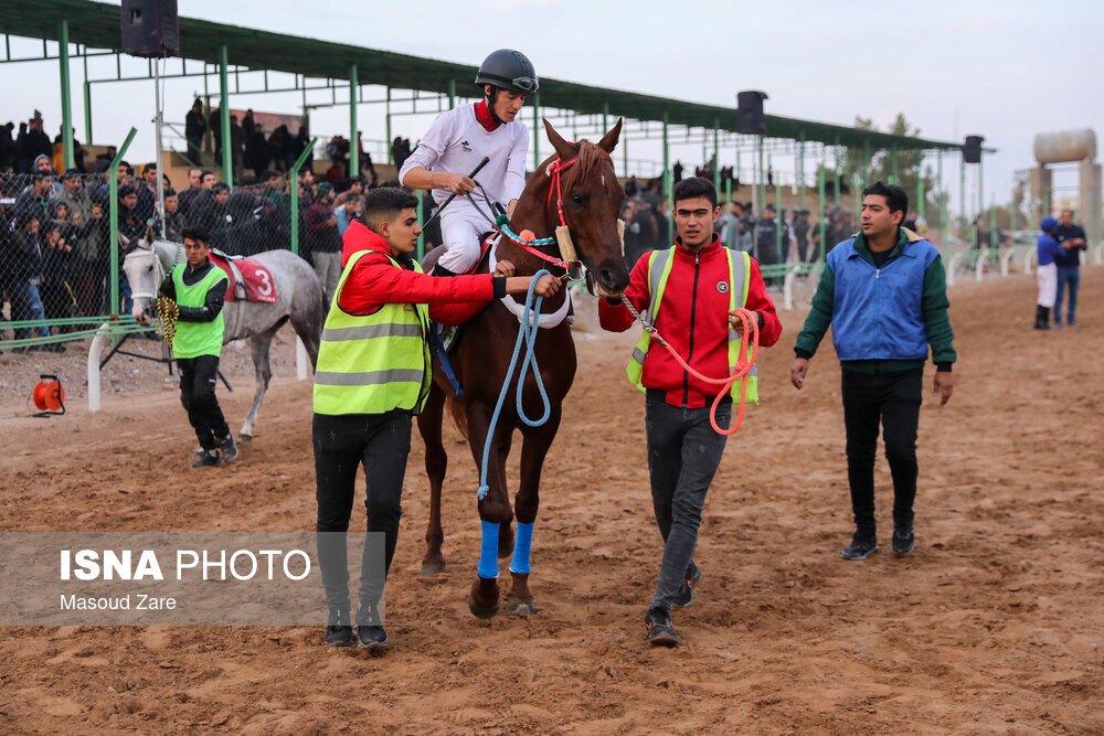 تصاویر: کورس پاییزه اسب دوانی یزد