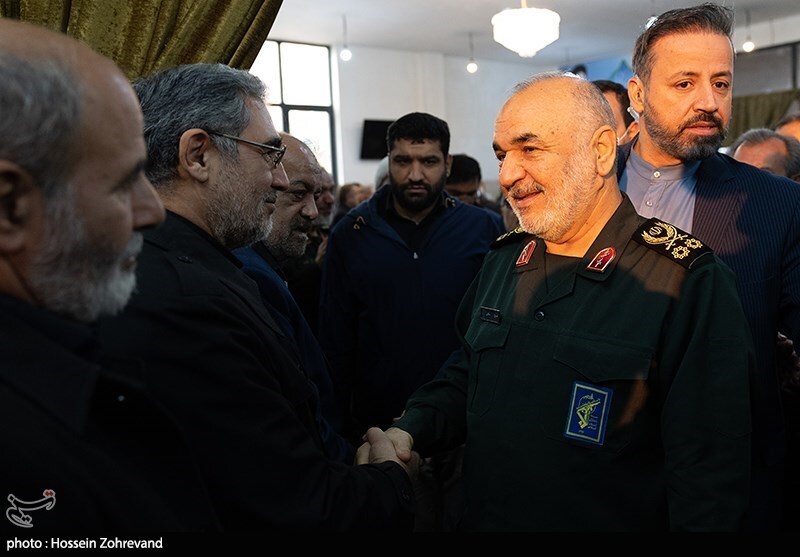 تصاویر: مراسم ترحیم رستم قاسمی