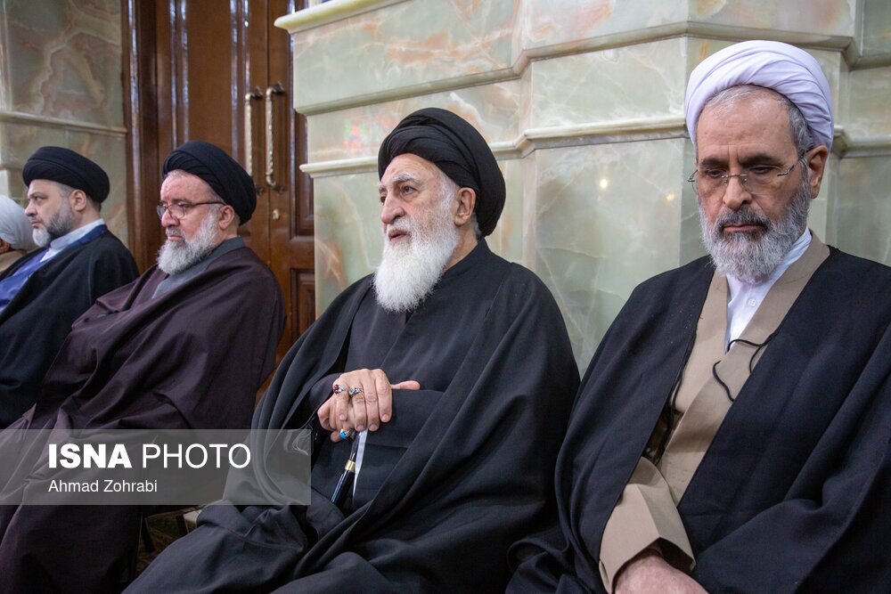 تصاویر: تشییع و تدفین آیت الله روحانی در قم