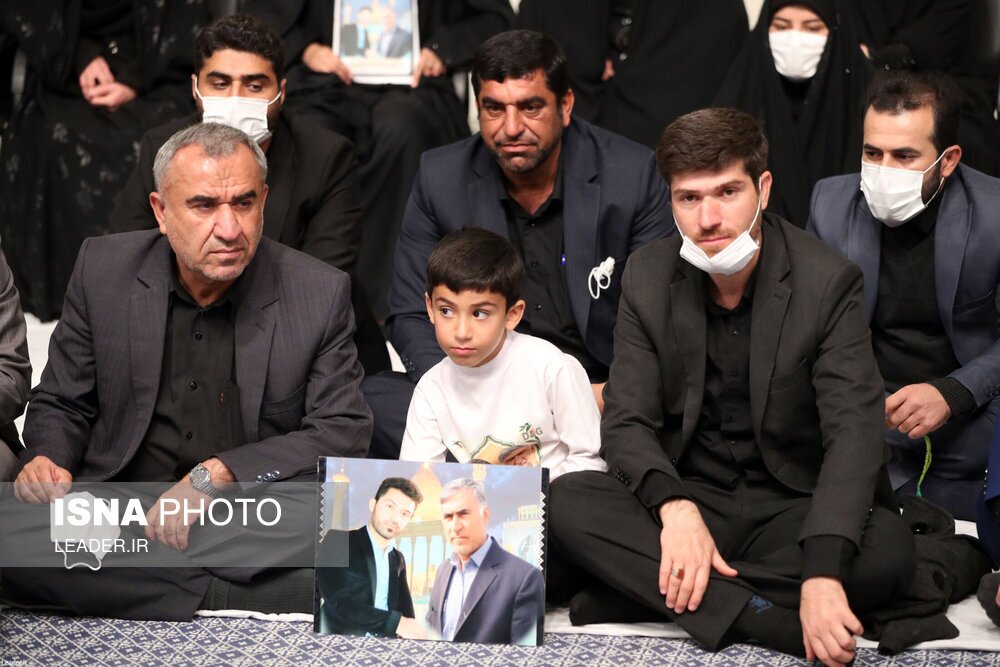 تصاویر: دیدار خانواده‌های شهدای حادثه تروریستی حرم مطهر شاهچراغ (ع) با مقام معظم رهبری