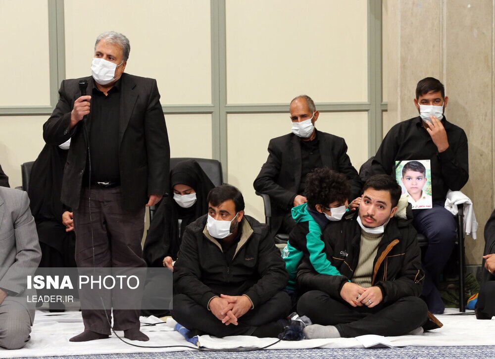تصاویر: دیدار خانواده‌های شهدای حادثه تروریستی حرم مطهر شاهچراغ (ع) با مقام معظم رهبری