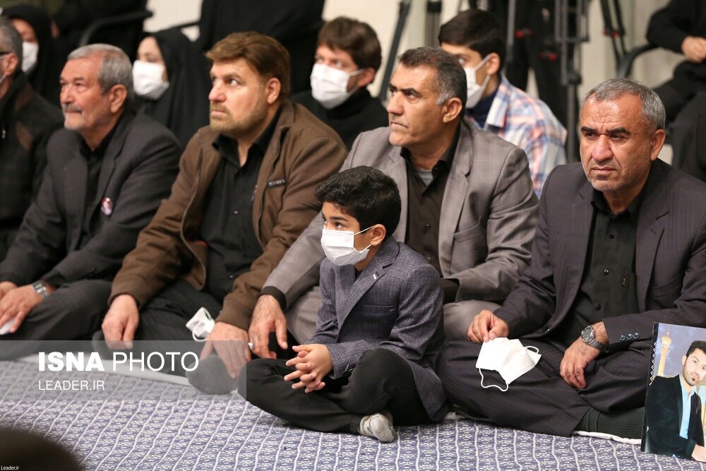 تصاویر: دیدار خانواده‌های شهدای حادثه تروریستی حرم مطهر شاهچراغ (ع) با مقام معظم رهبری