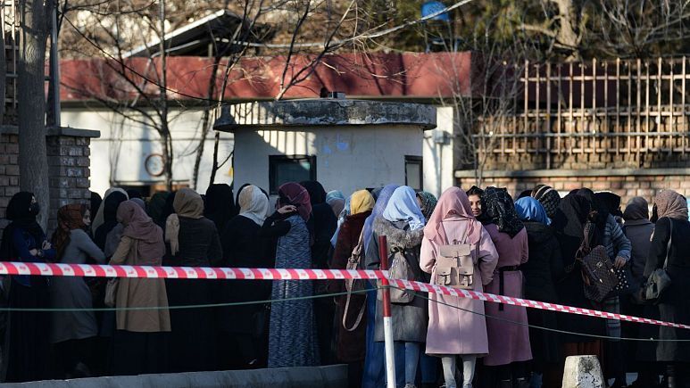 قطر: طالبان در تصمیم خود برای ممنوعیت تحصیل دانشگاهی دختران بازنگری کند