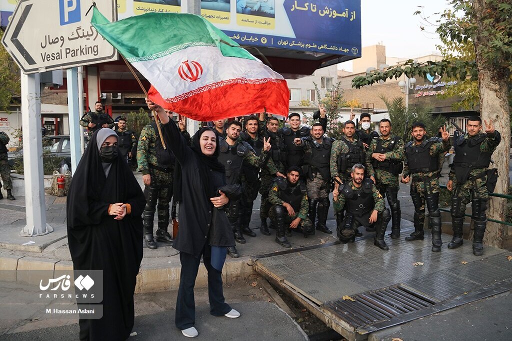 تصاویر:  شادی نیروهای یگان ویژه پس از برد تیم ملی