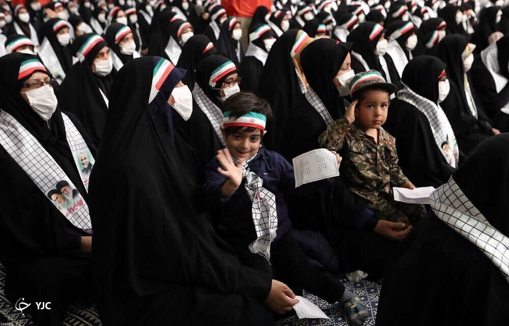 تصاویر: دیدار جمعی از بسیجیان سراسر کشور با مقام معظم رهبری