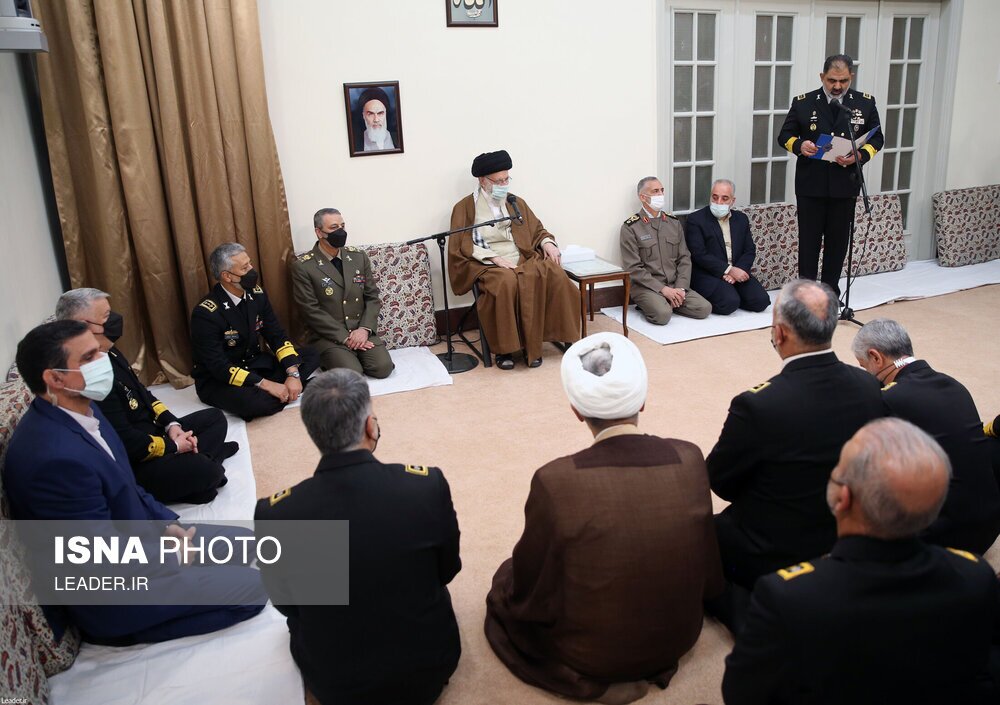 تصاویر: دیدار تعدادی از فرماندهان نیروی دریایی ارتش با مقام معظم رهبری