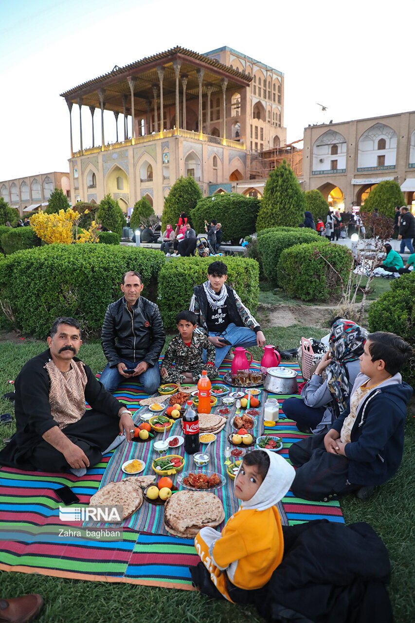 تصاویر: افطاری نوروزی