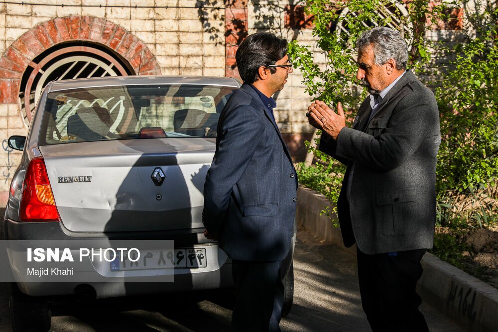 تصاویر: حضور اهالی سینما مقابل خانه کیومرث پوراحمد