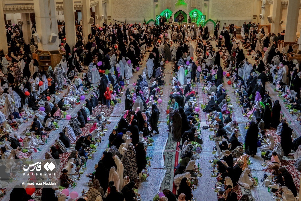 تصاویر: جشن «روزه اولی‌ها»در حرم شاهچراغ