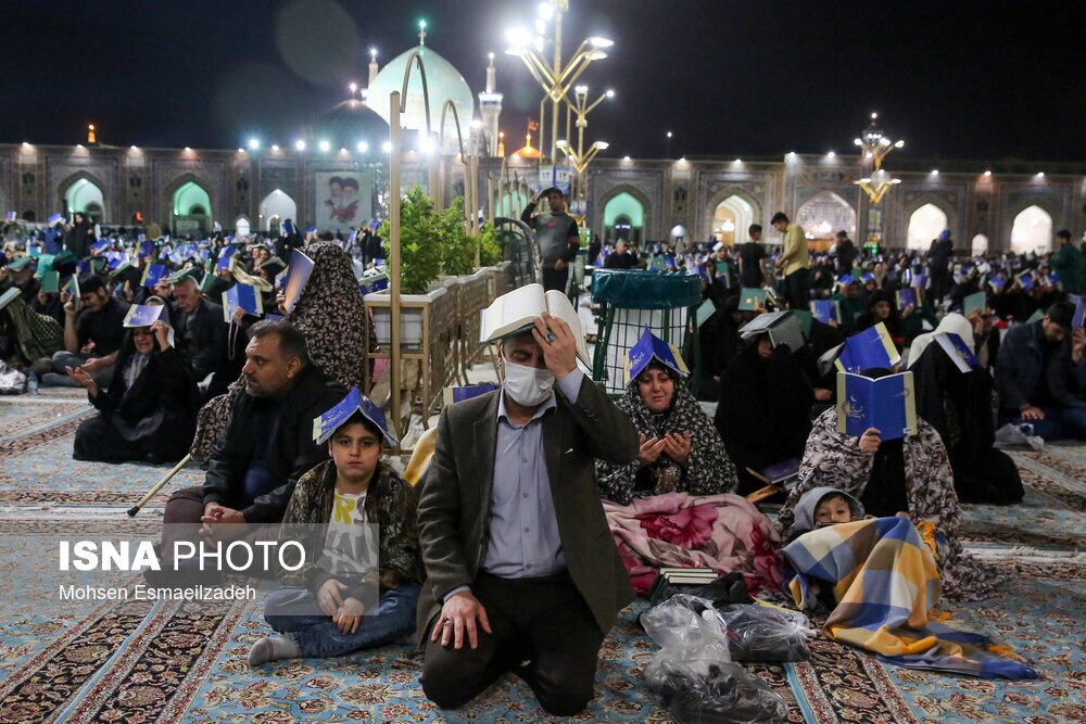 تصاویر: لیالی قدر؛‌ مراسم احیای شب نوزدهم - حرم حضرت معصومه(س) و حرم امام رضا (ع)
