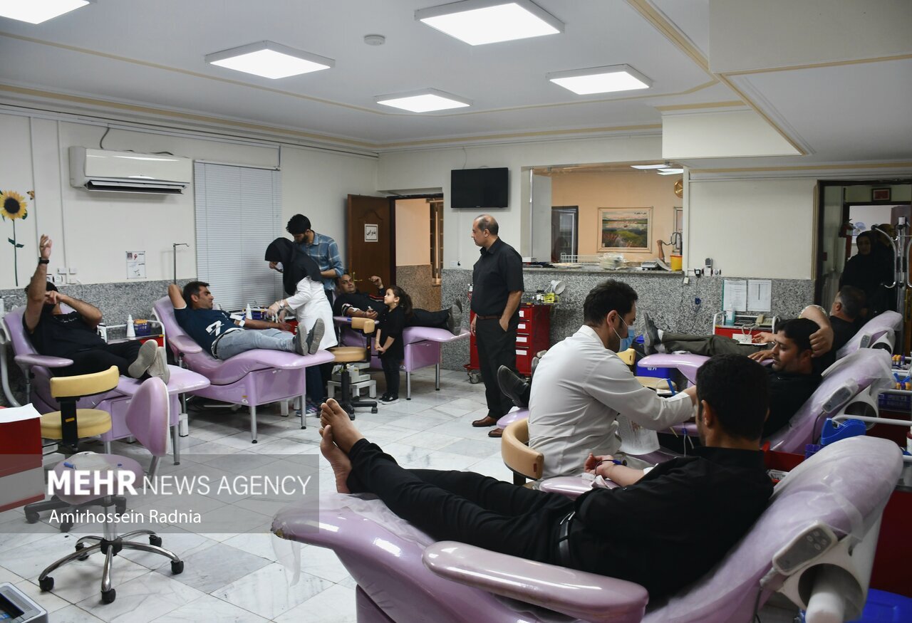 تصاویر:  اهدای خون در شب ۲۱ ماه مبارک رمضان