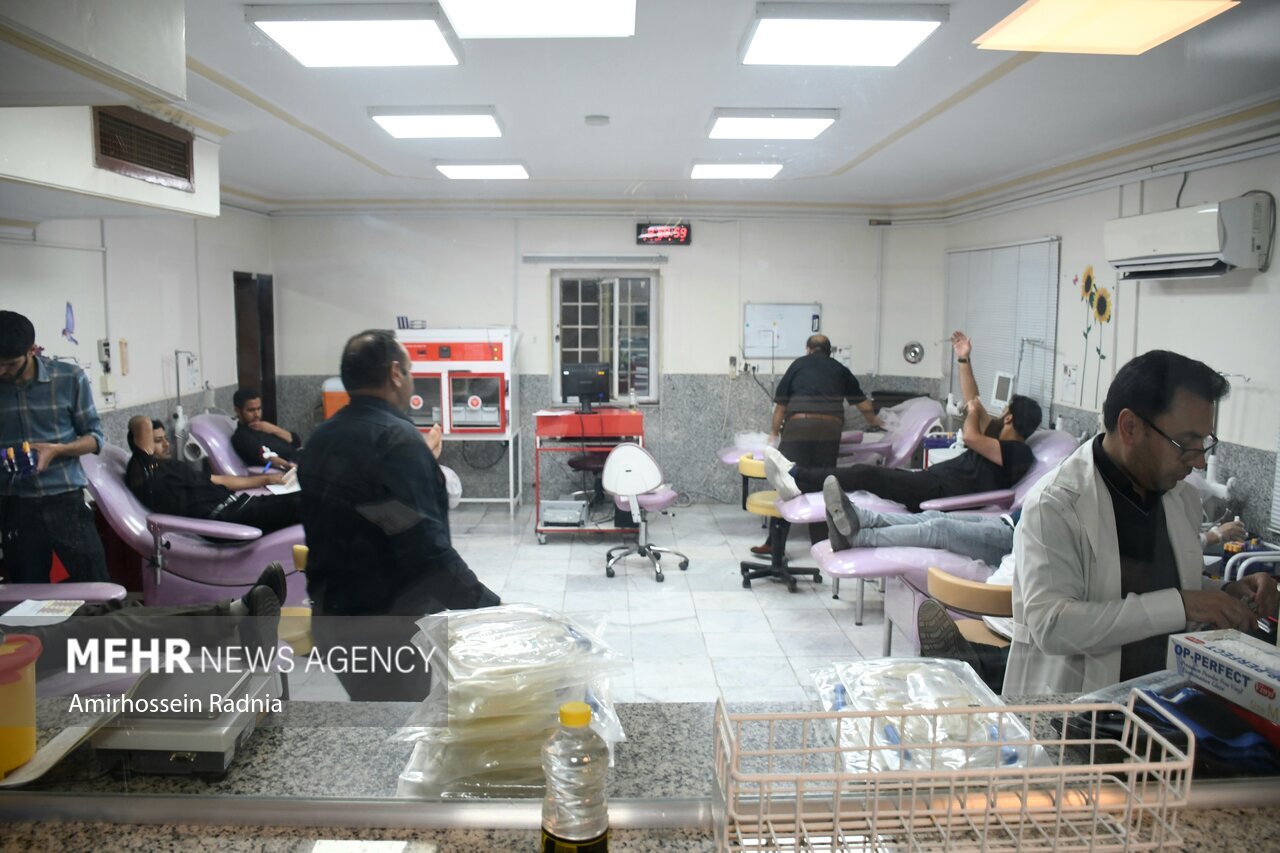 تصاویر:  اهدای خون در شب ۲۱ ماه مبارک رمضان