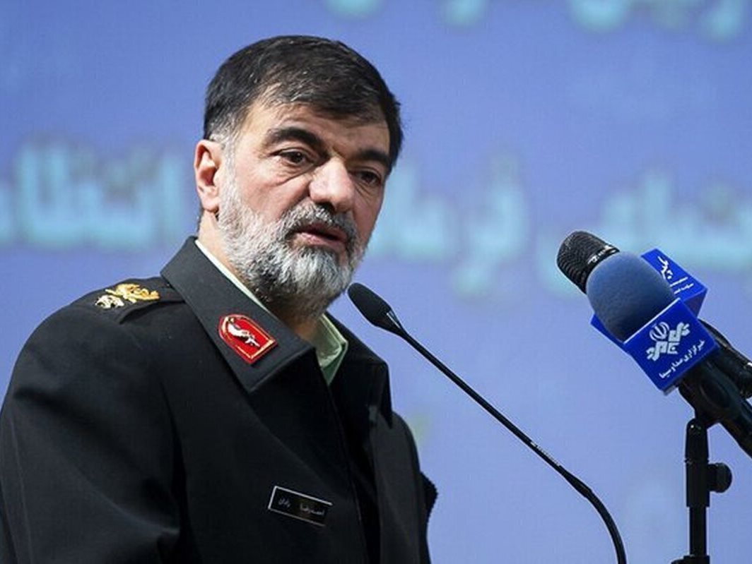 سردار رادان: در موضوع حجاب مردم و مسئولان مطالبات به‌حقی از ما دارند/ قلیل زنان و دختران بدپوشش ممکن است غفلت کرده باشند؛ البته ممکن است درصد اندکی هم عامدانه باشد / برای ناکامی دشمن به وظایف قانونی خود به مدل هوشمند عمل می‌کنیم