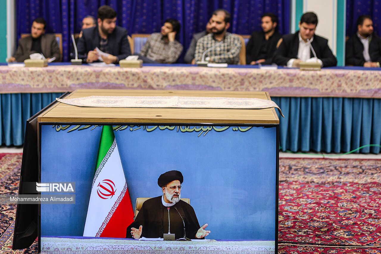 تصاویر: نشست تشکل ها و فعالان دانشجویی با رییس جمهور