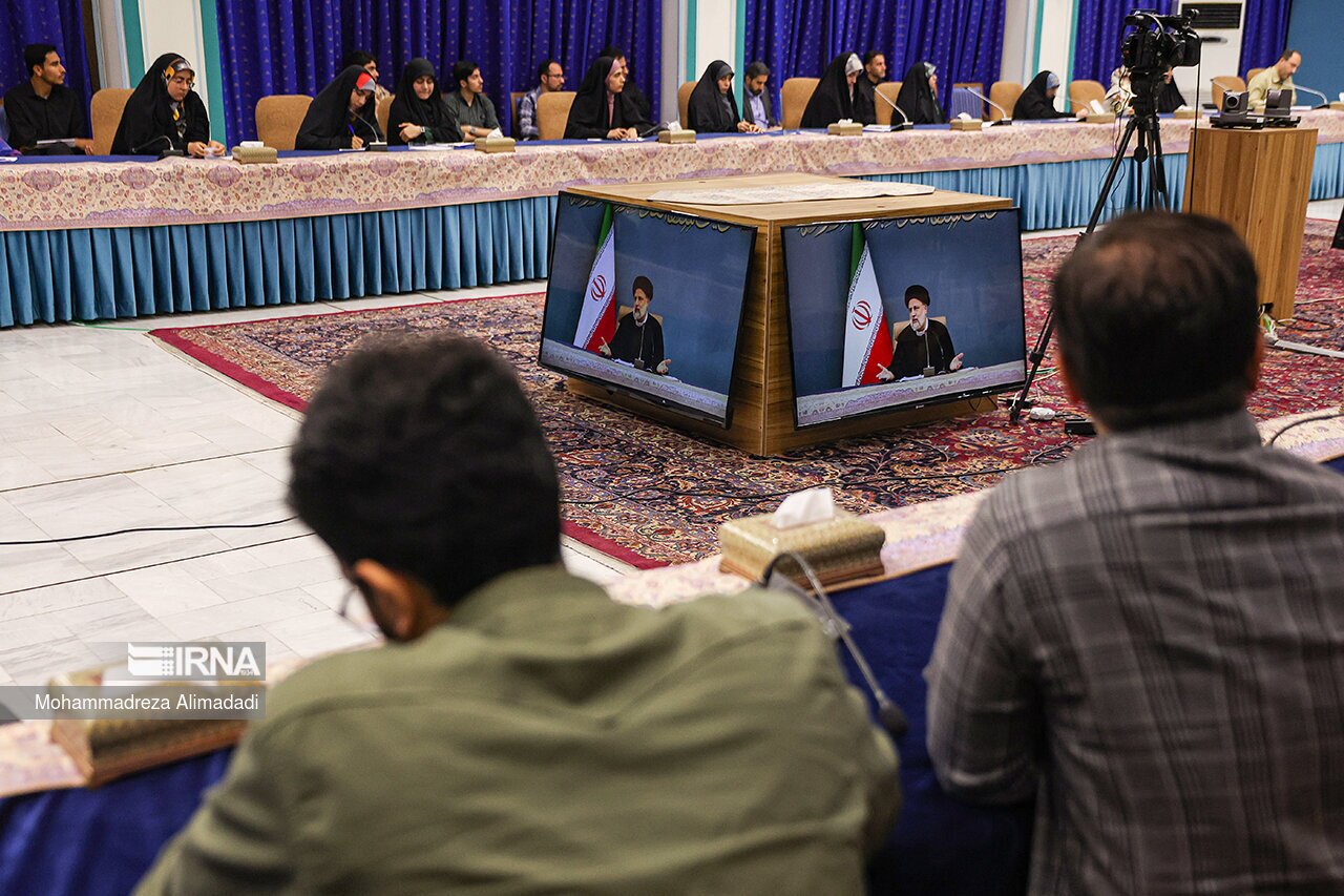 تصاویر: نشست تشکل ها و فعالان دانشجویی با رییس جمهور