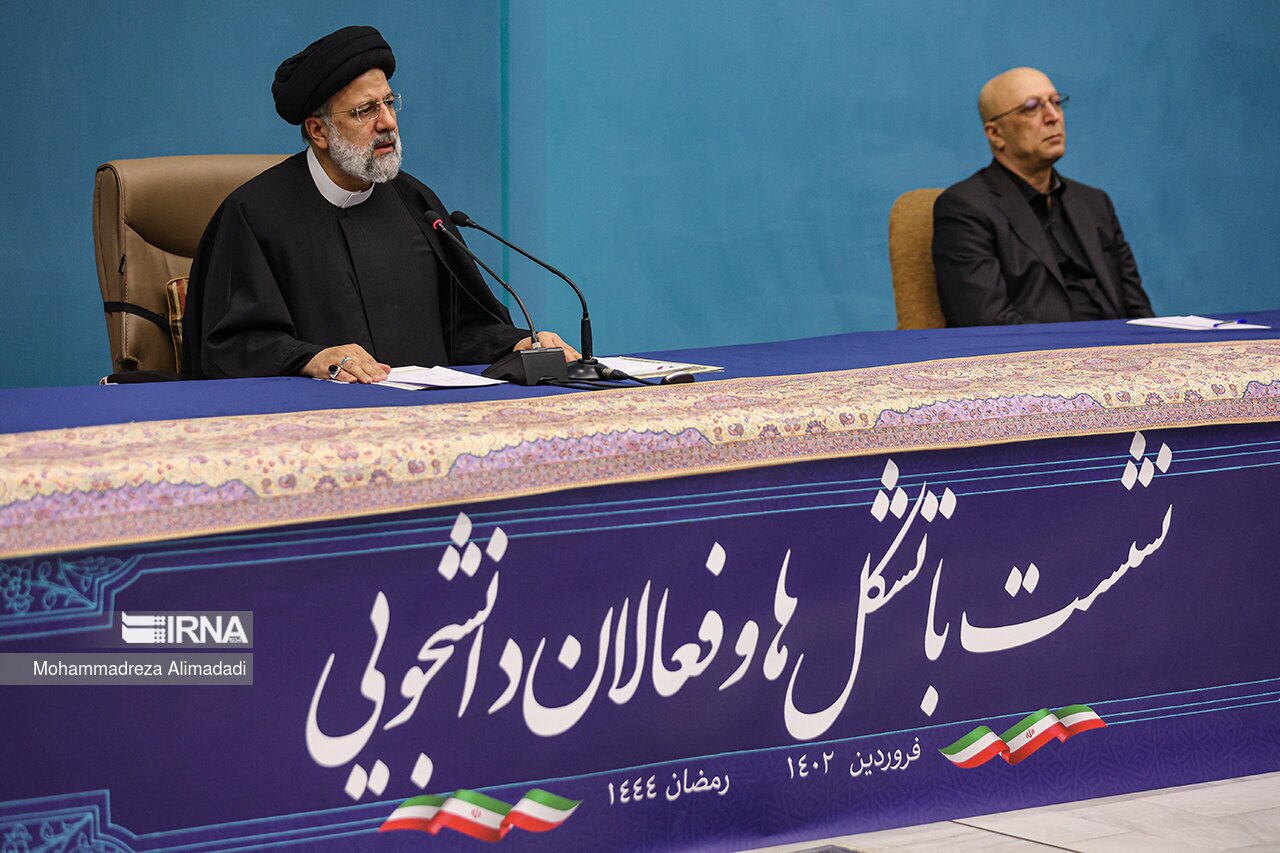 تصاویر: نشست تشکل ها و فعالان دانشجویی با رییس جمهور