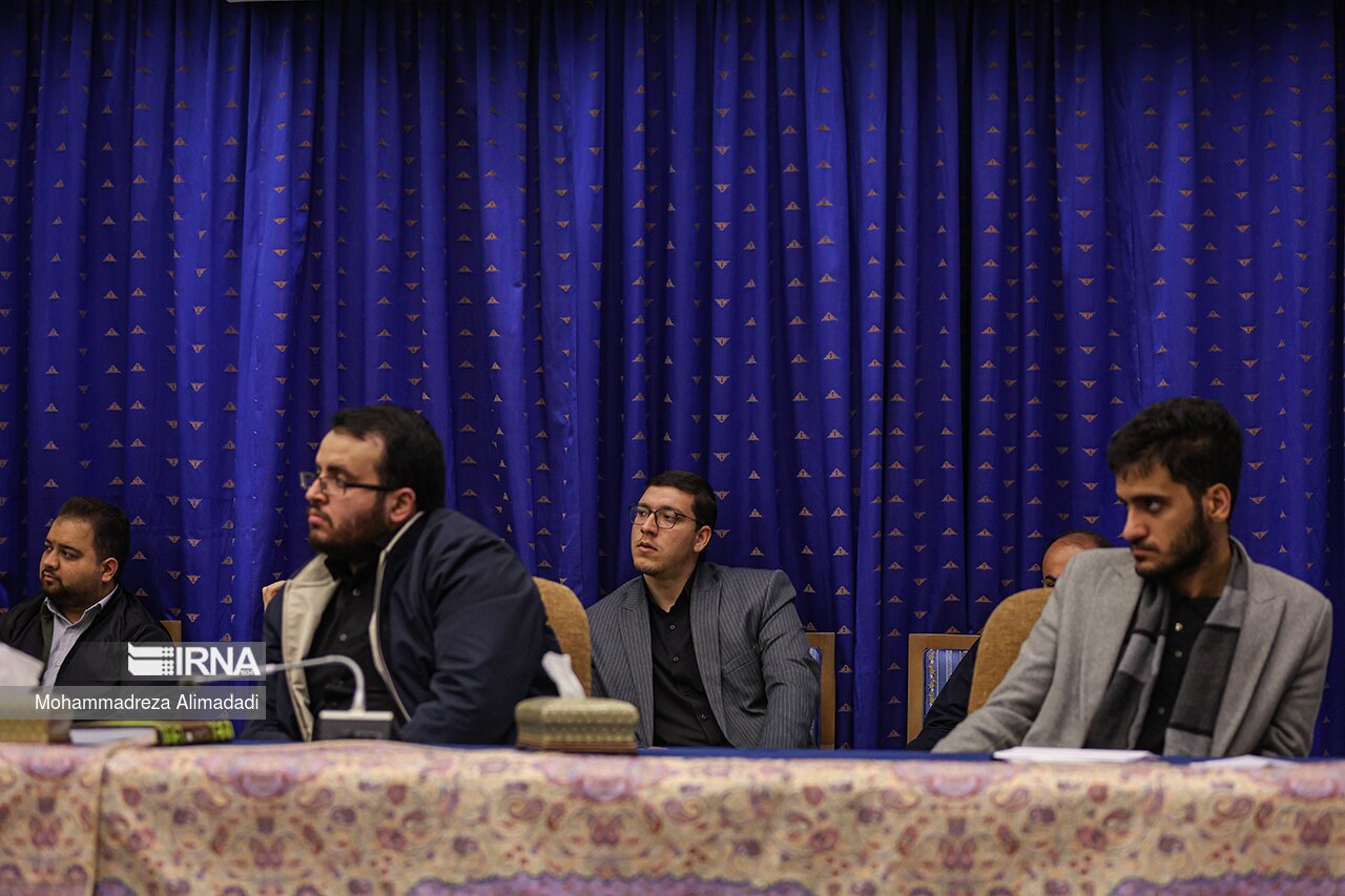 تصاویر: نشست تشکل ها و فعالان دانشجویی با رییس جمهور