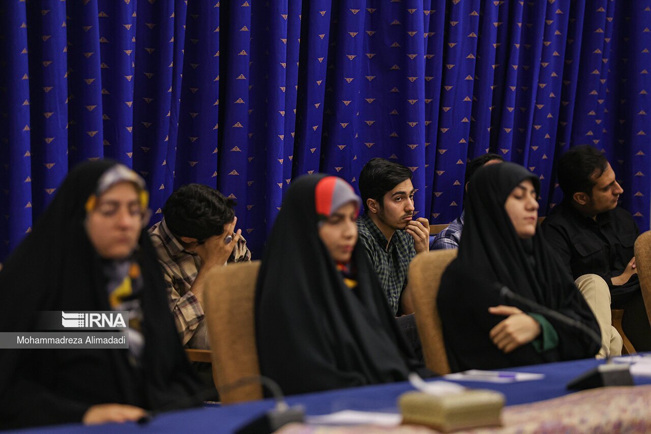 تصاویر: نشست تشکل ها و فعالان دانشجویی با رییس جمهور