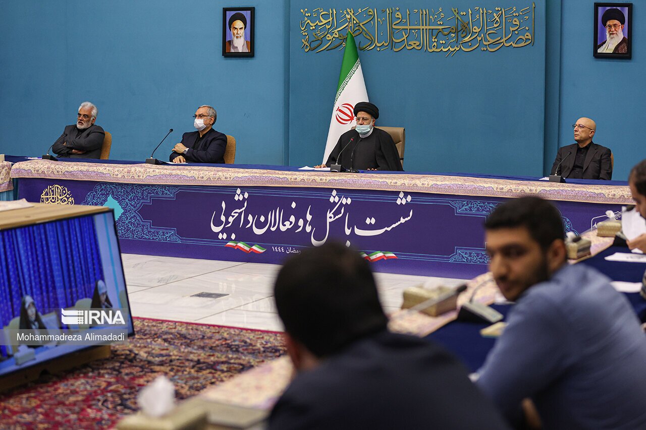 تصاویر: نشست تشکل ها و فعالان دانشجویی با رییس جمهور