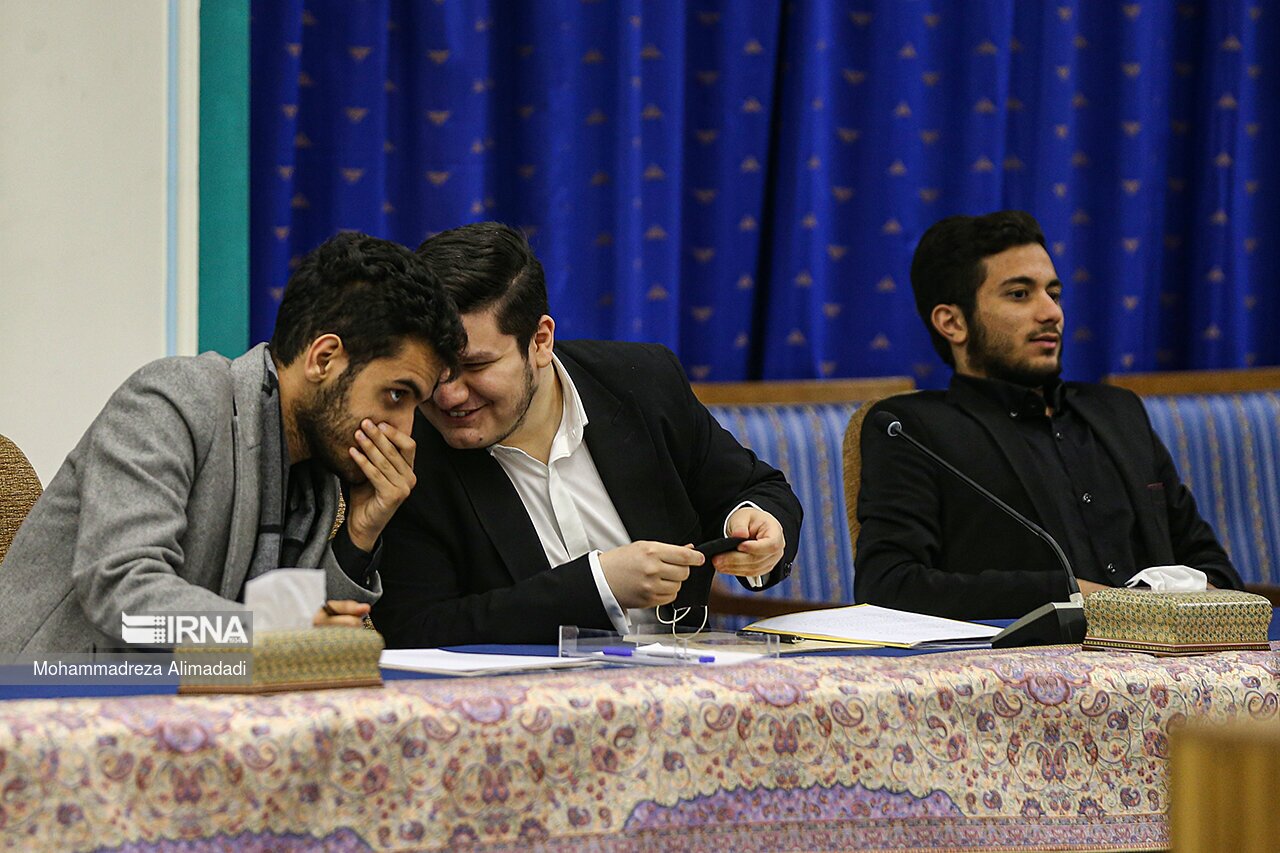 تصاویر: نشست تشکل ها و فعالان دانشجویی با رییس جمهور