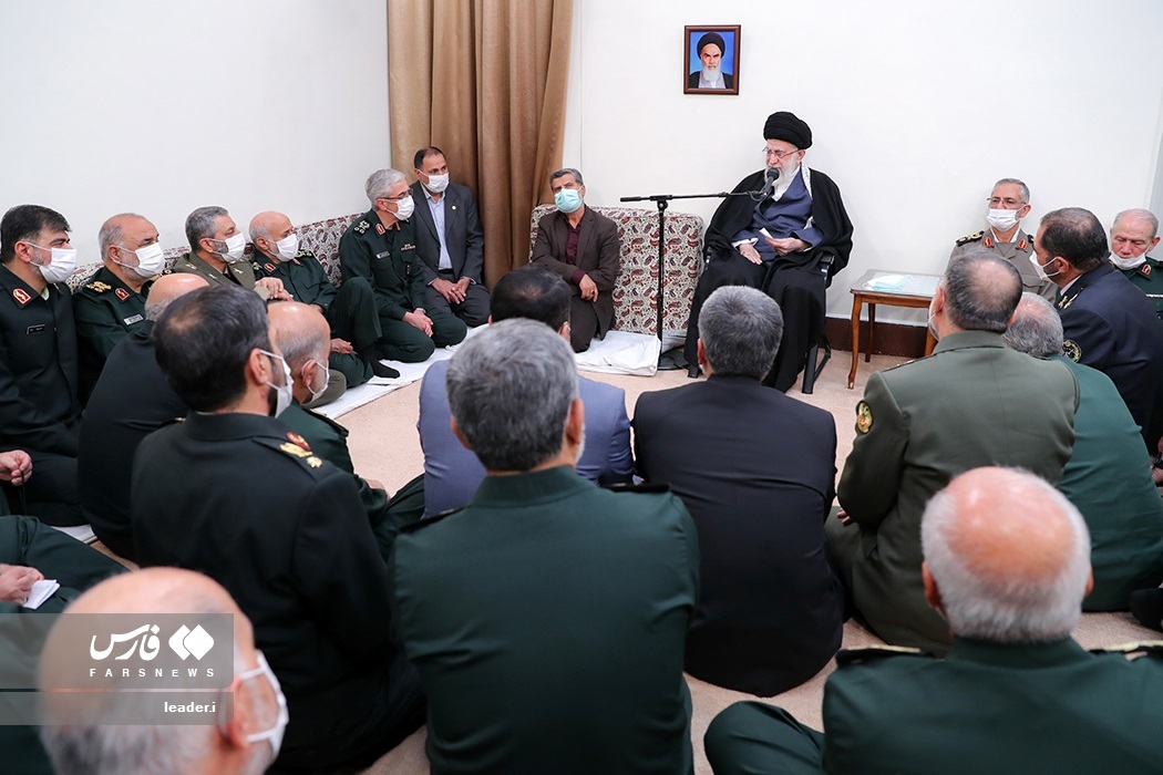 تصاویر: دیدار فرماندهان و مسئولان ارشد نیرو‌های مسلح با مقام معظم رهبری