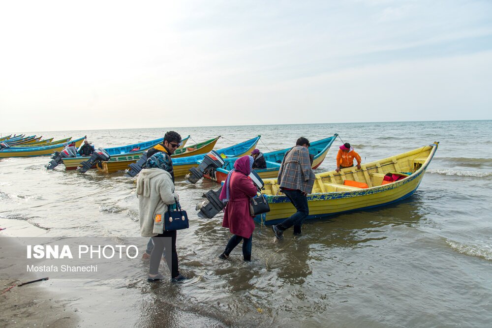 تصاویر: مسافران نوروزی ساحل فرح آباد