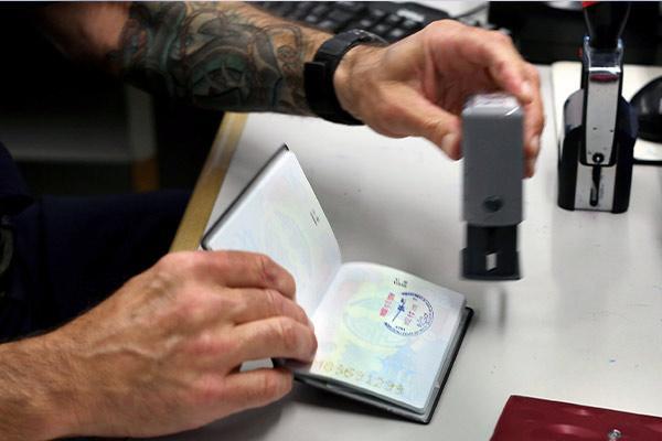 مراحل تمدید گذرنامه در خارج از کشور