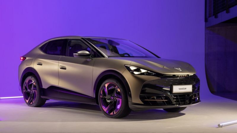 جهان خودرو؛ رونمایی از آخرین مدل بنزینی بنز کلاس E