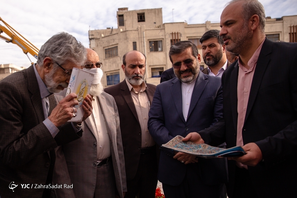 تصاویر: رونمایی از مجسمه برنزی سعدی