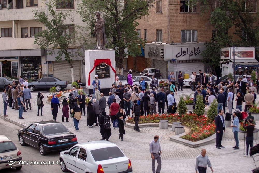 تصاویر: رونمایی از مجسمه برنزی سعدی