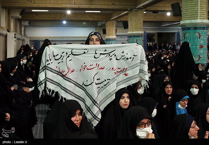 تصاویر: دیدار جمعی از معلمان و فرهنگیان سراسر کشور با مقام معظم رهبری
