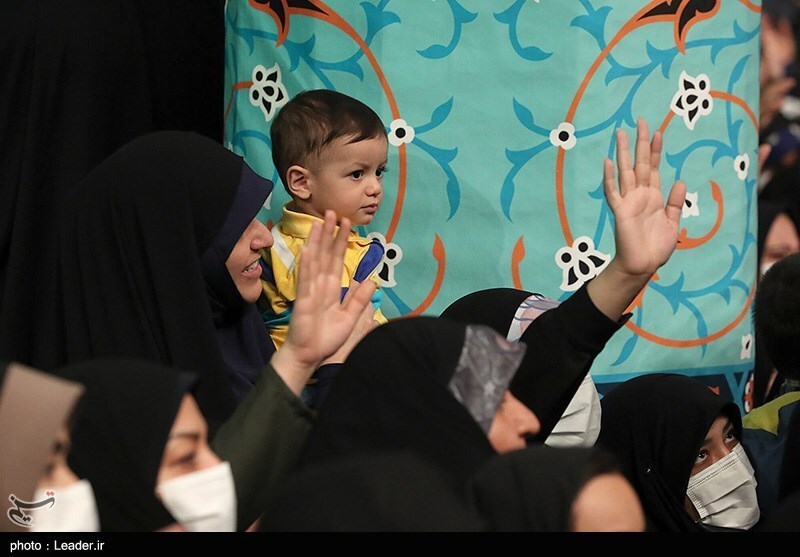 تصاویر: دیدار جمعی از معلمان و فرهنگیان سراسر کشور با مقام معظم رهبری