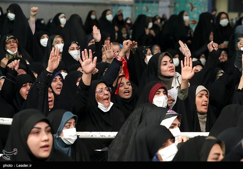تصاویر: دیدار جمعی از معلمان و فرهنگیان سراسر کشور با مقام معظم رهبری