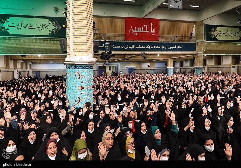 تصاویر: دیدار جمعی از معلمان و فرهنگیان سراسر کشور با مقام معظم رهبری