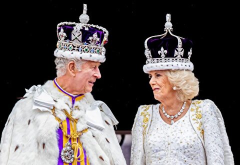گاف‌های ناخوشایند مراسم تاجگذاری شاه چارلز سوم؛ از از کلاه پَردار و عجیب پرنسس خانواده سلطنتی تا سردرگمی کیتی پری