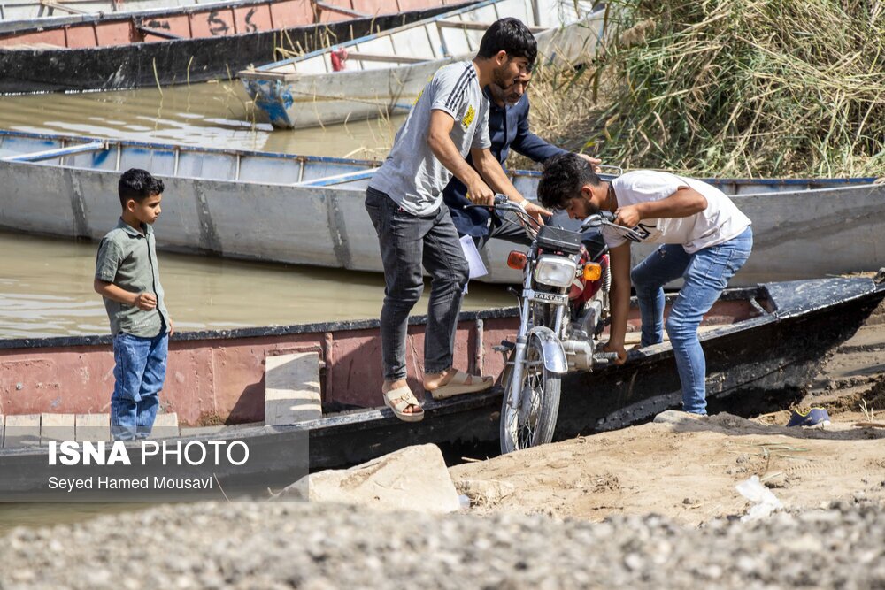 تصاویر: گذر سخت از رودخانه