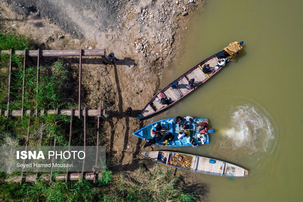 تصاویر: گذر سخت از رودخانه