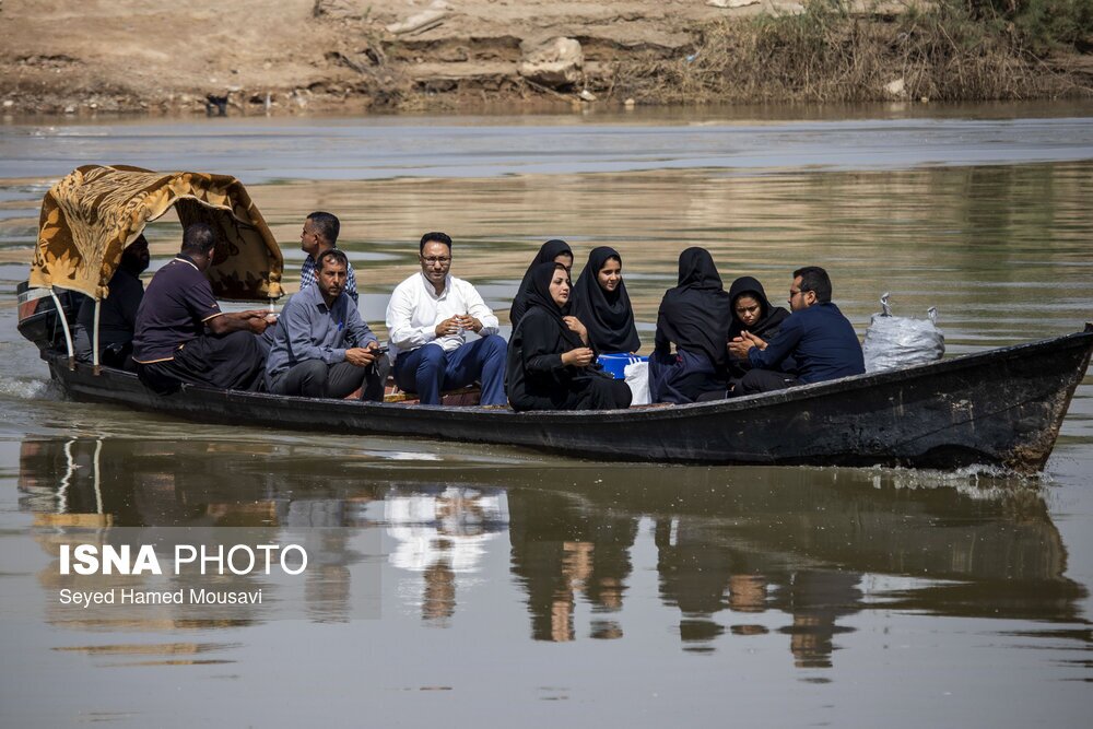 تصاویر: گذر سخت از رودخانه