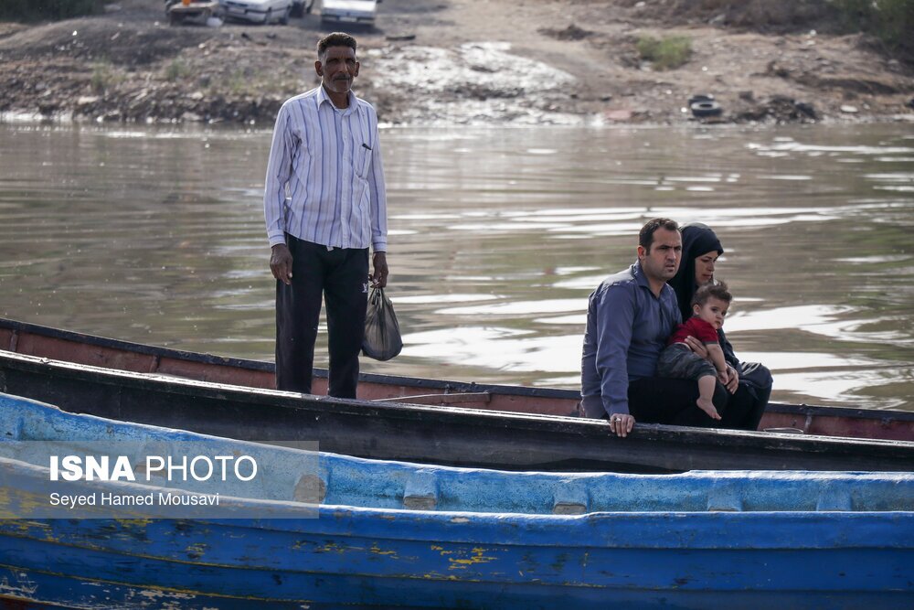 تصاویر: گذر سخت از رودخانه