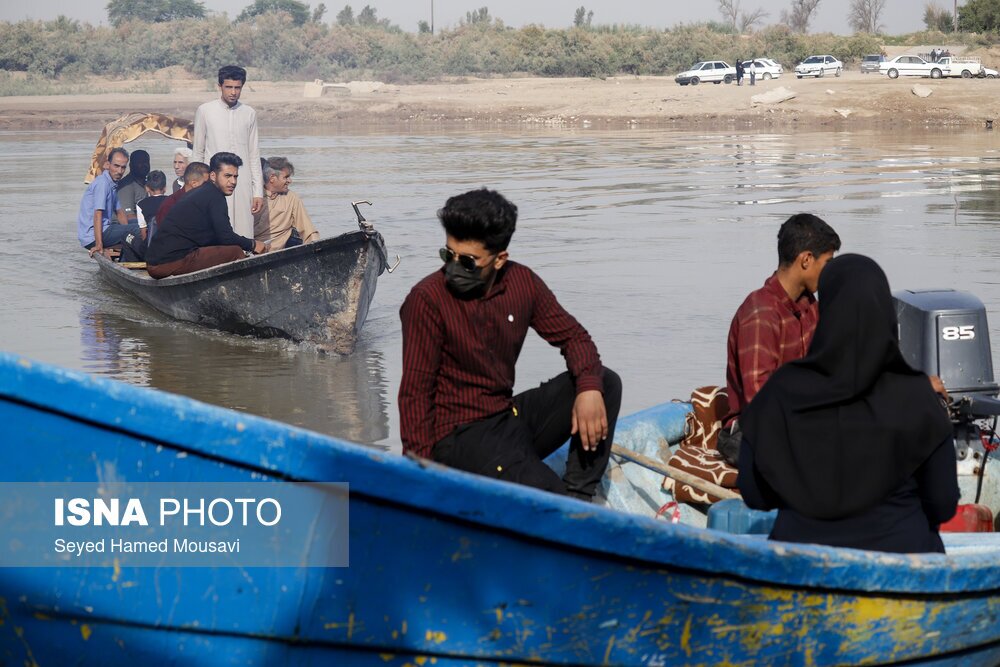 تصاویر: گذر سخت از رودخانه