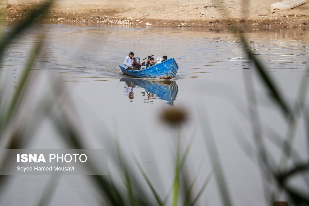 تصاویر: گذر سخت از رودخانه