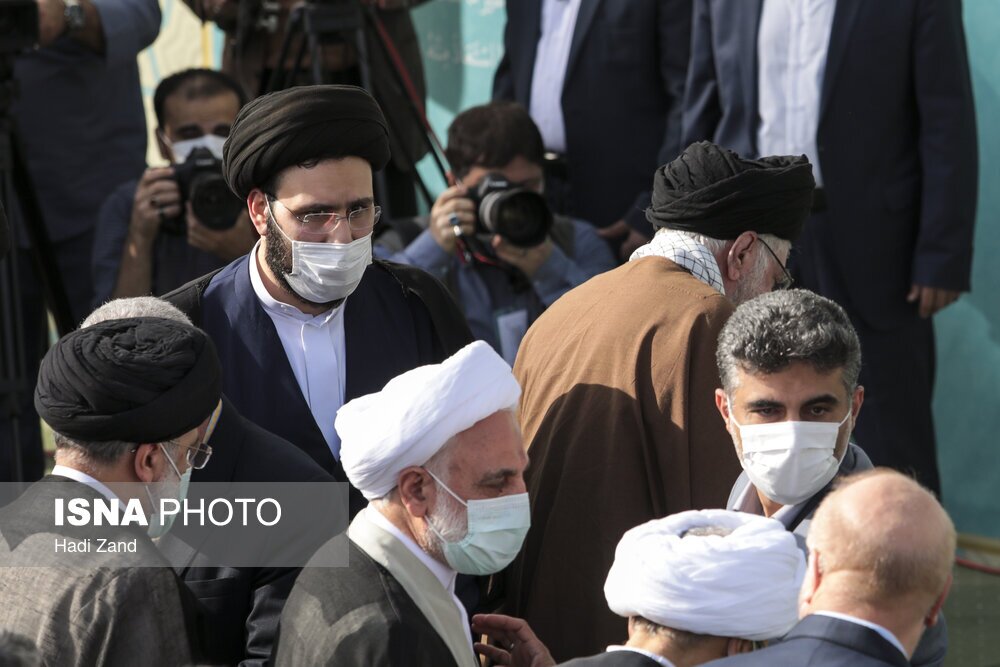 تصاویر: اقامه نماز عید فطر به امامت مقام معظم رهبری