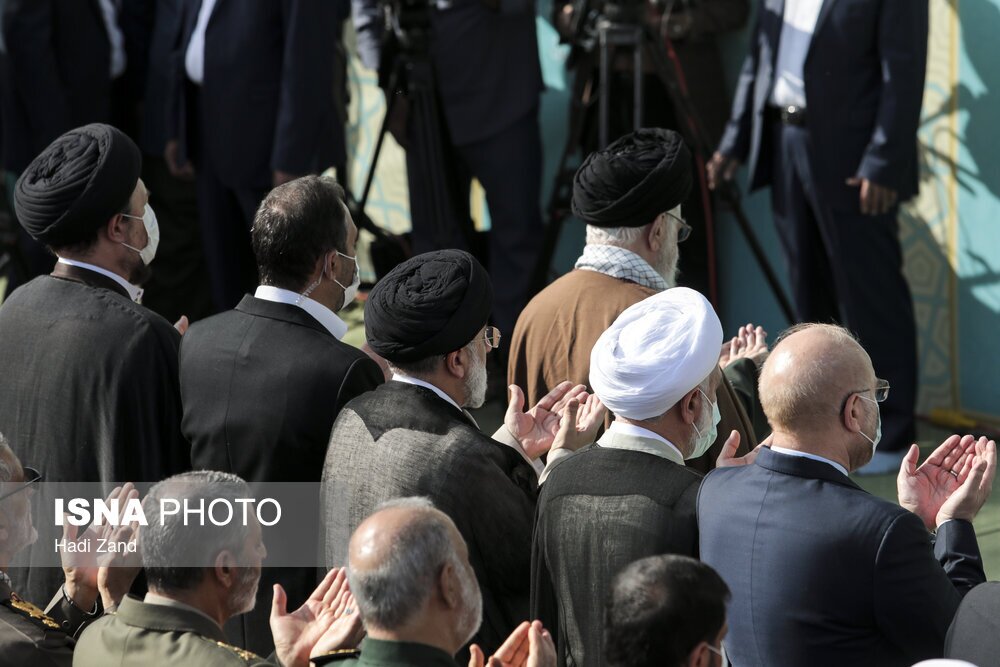 تصاویر: اقامه نماز عید فطر به امامت مقام معظم رهبری