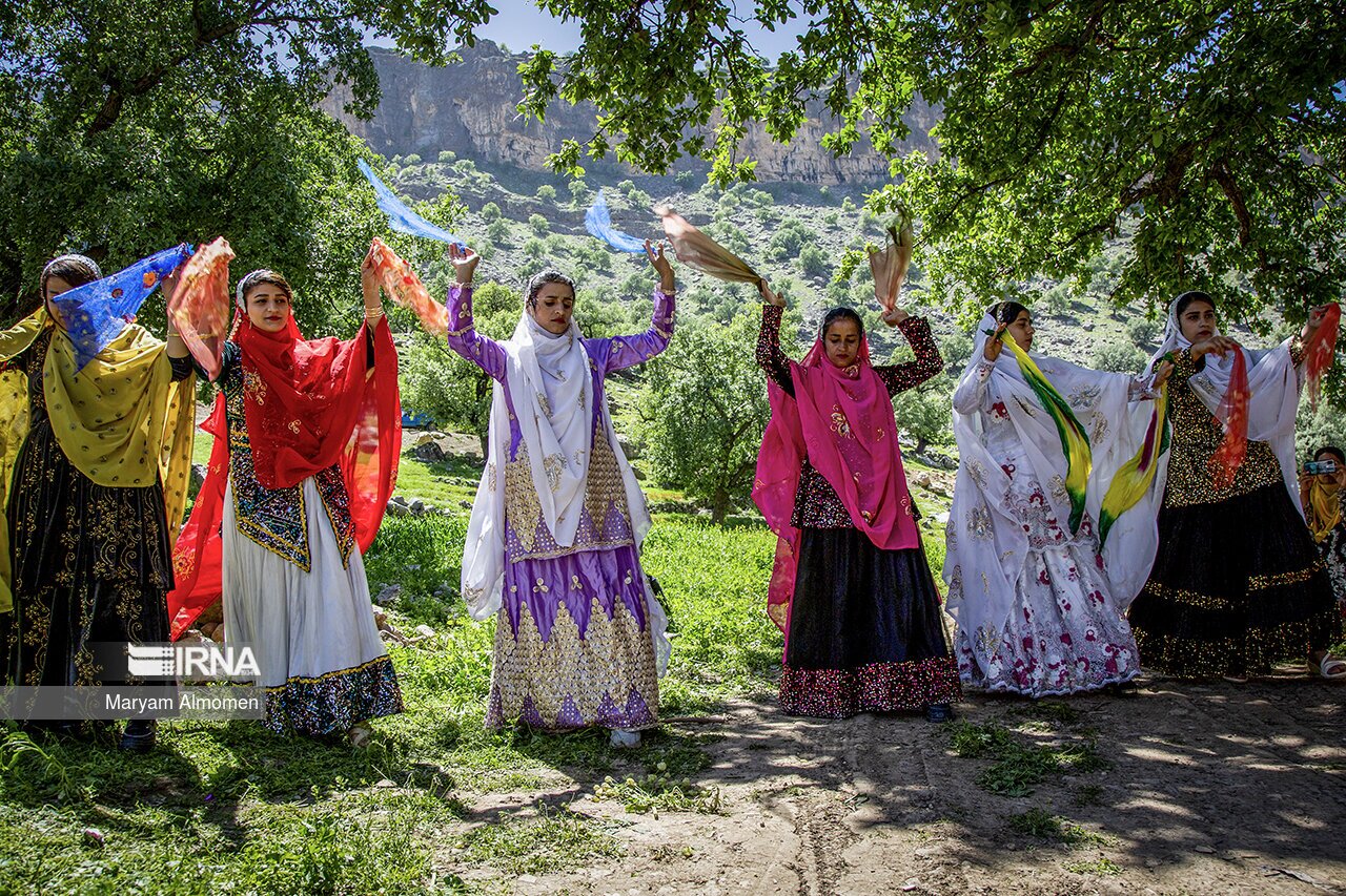 تصاویر: آیین دست بوسون عروسی بختیاری