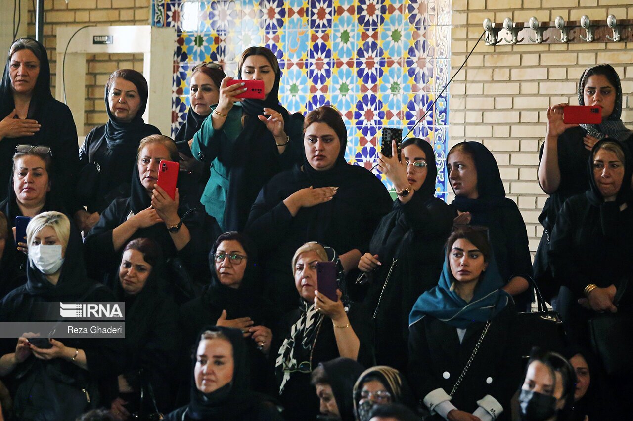 تصاویر: تشییع پیکر پهلوان «خلیل عقاب»