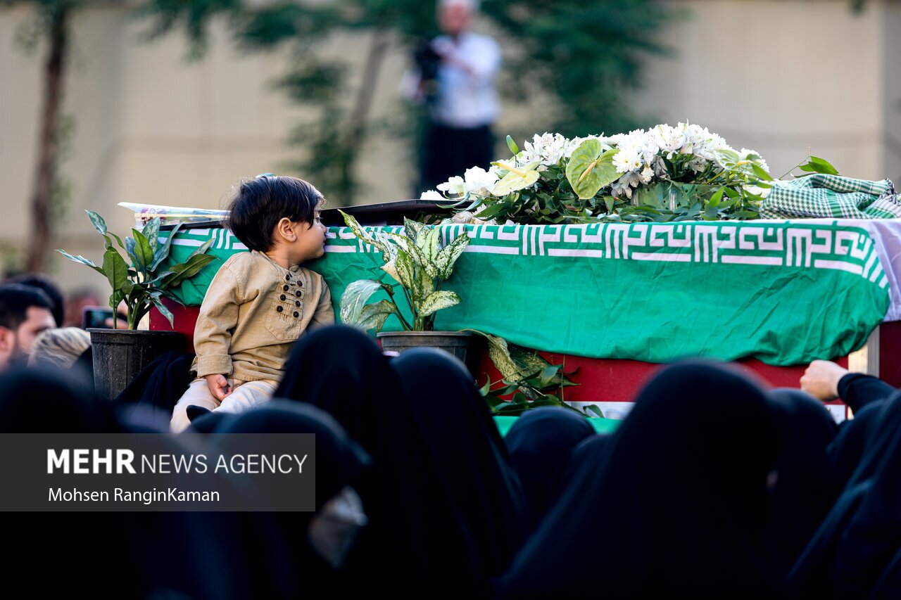 تصاویر: وداع با پیکر شهید جانی بت اوشانا