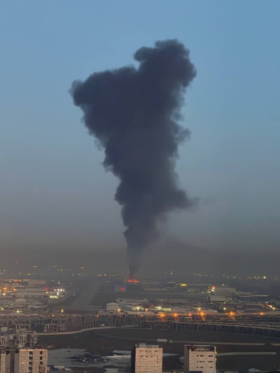 شبکه خبر: رهبر انقلاب به شهادت رسیدند / فارس: خبر شهادت دختر، داماد و نوۀ رهبر انقلاب تأیید شد / اعلام خبر شهادت فرمانده سپاه و دریابان شمخانی / سپاه: سهمگین‌ترین عملیات تهاجمی تاریخ جمهوری اسلامی تا لحظاتی دیگر آغاز می‌شود / شنیده شدن چندین انفجار پی‌در‌پی در تهران / فرماندار میناب: تعداد شهدای حمله به دبستان به ۱۱۸ شهید رسید / هلال احمر: حمله به ۲۴ استان؛ ۲۰۱ شهید و ۷۴۷ مصدوم تاکنون