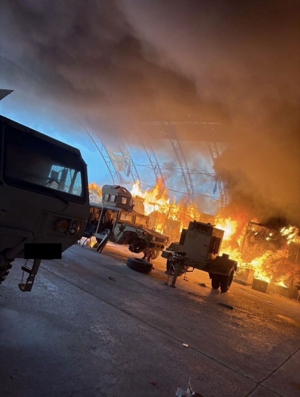 دراپ سایت نیوز: ایران یک سایت موشکی پاتریوت آمریکایی در امارات را هدف قرار داد/ادعای آکسیوس به نقل از مقام آمریکایی: مرحله دوم جنگ را آغاز کردیم؛ تا ۱۴ روز ادامه خواهد یافت/قیمت نفت از ۹۲ دلار عبور کرد/آکسیوس: روبیو به کشور‌های عربی اطلاع داده که هدف امریکا تغییر حکومت در ایران نیست/ادعای ترامپ: با وجود یک رهبر دینی در ایران مخالفتی ندارم/المیادین: عربستان و امارات به دنبال پایان جنگ